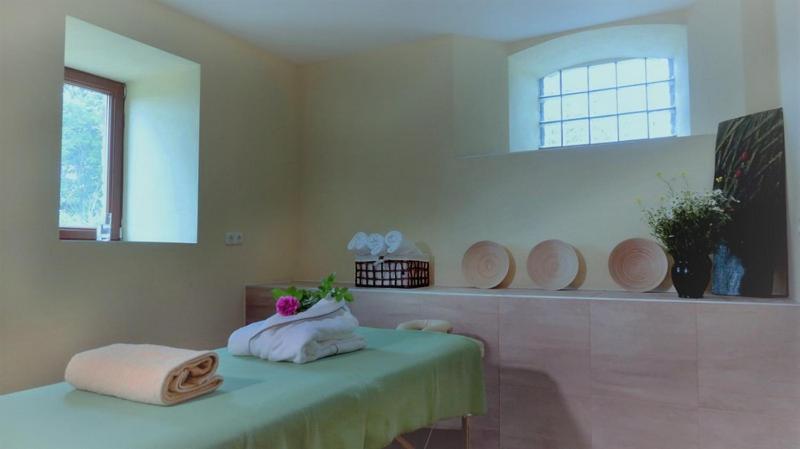 耶莱尼亚古拉 Kowalowe Skaly Spa&More酒店 外观 照片